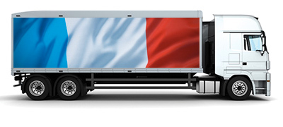 camion de transport avec drapeau français